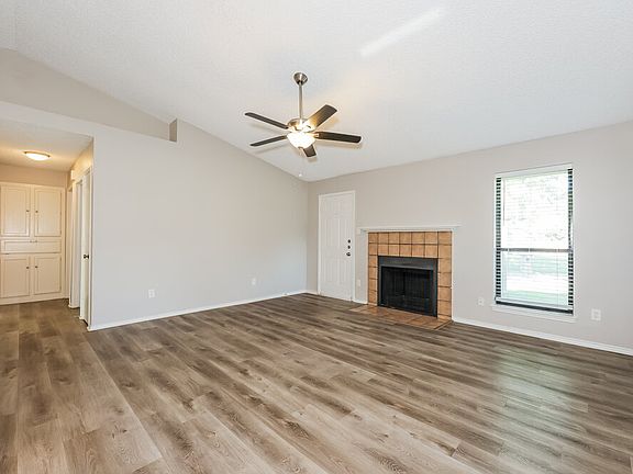 3rd image of 4601 Fernwood Dr