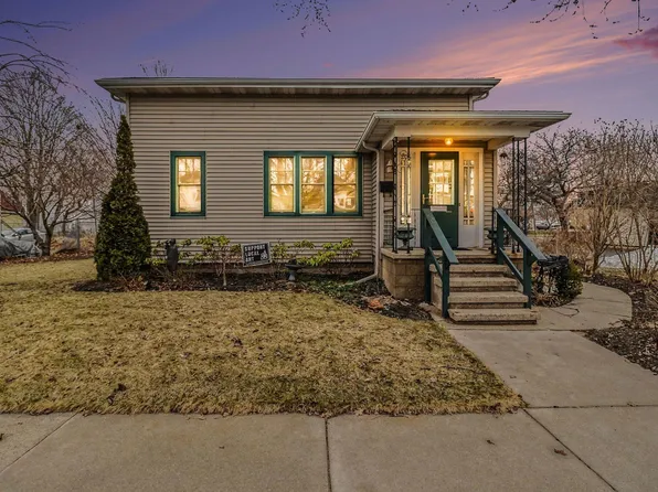 206 N James St, Ludington, MI 49431