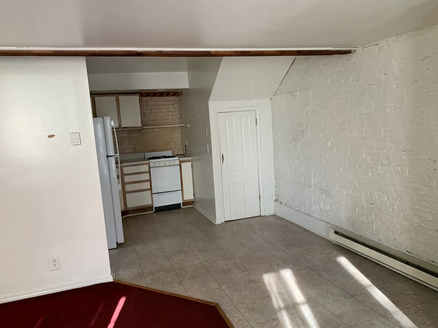 1 bed, 900 sqft, $1,150 — Photo 4