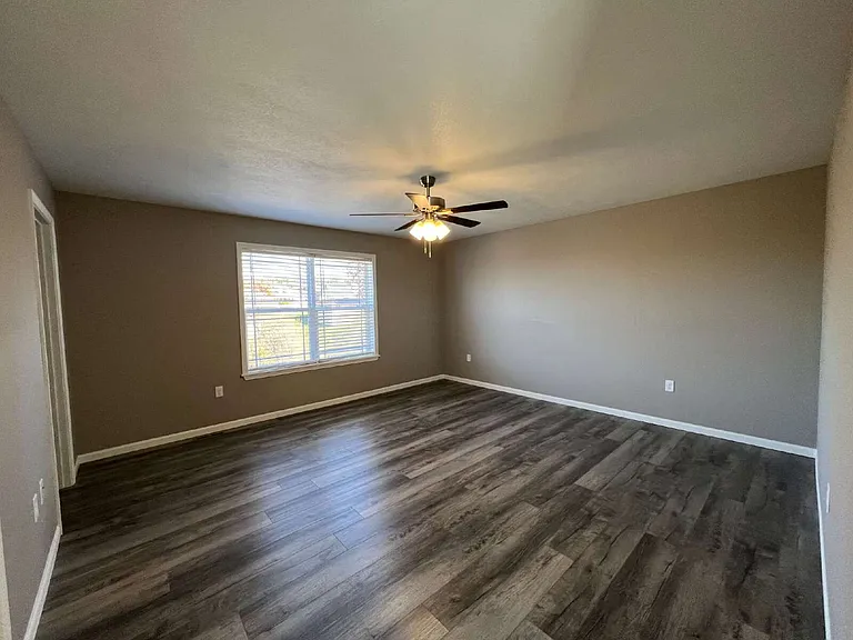 315 Sunrise Cv — Photo 8