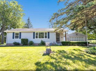 N9598 Noe Rd, Appleton, WI 54915
