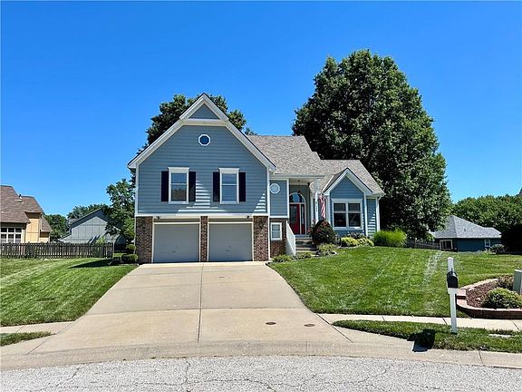 2nd image of 7608 NW 76th Pl