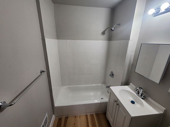 5th image of 1113 20th Ave #2