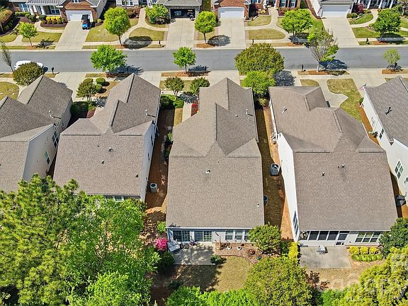 3rd image of 5123 Grandview Dr