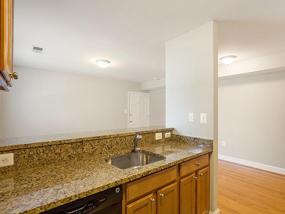 5th image of 42 N Bedford St APT 8