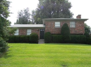 2604 Hounz Ln, Louisville, KY 40223