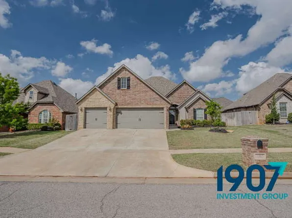 1013 Samantha Ln, Moore, OK 73160
