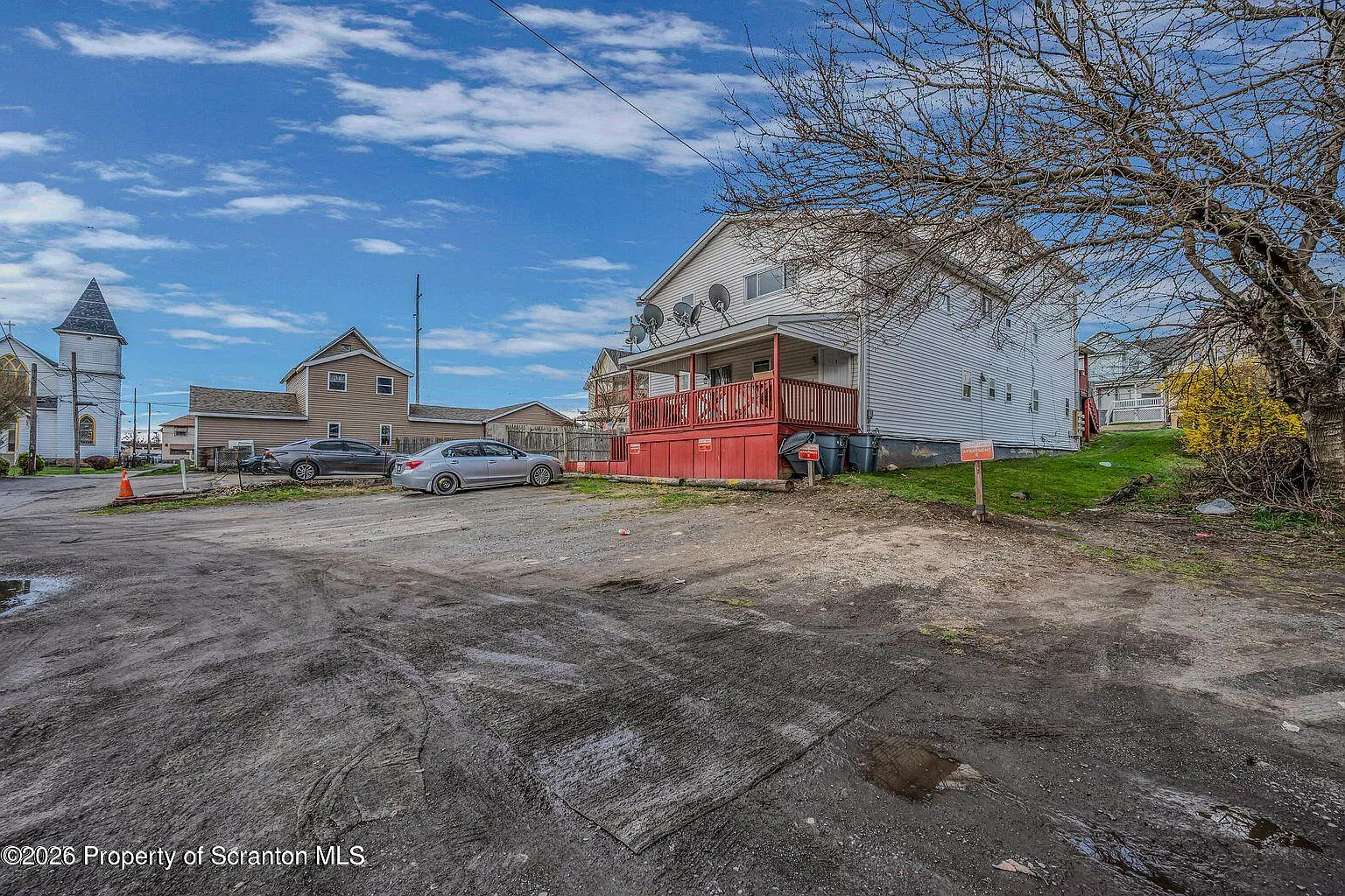 2 bed, 1.0 bath, 775 sqft, $1,250 — Photo 2
