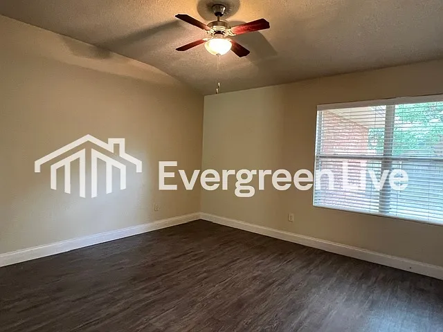 800 Bellflower Cir — Photo 7