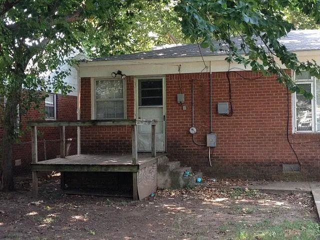 3 bed, 1386 sqft, $1,600 — Photo 2