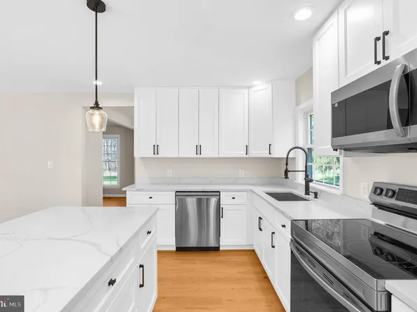 5485 Solomons Island Rd, Lothian, MD 20711