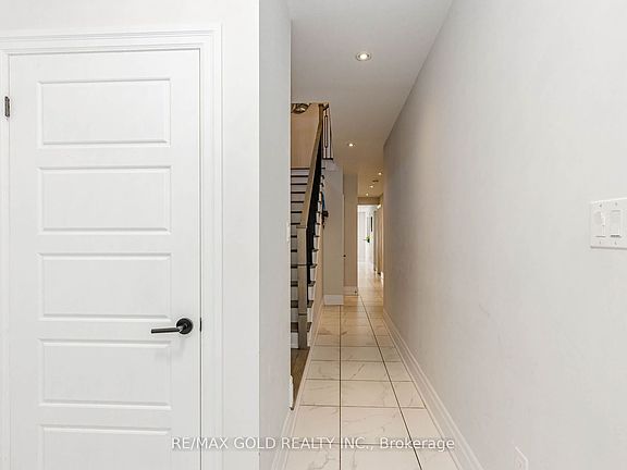 5th image of 7 Overstone Rd