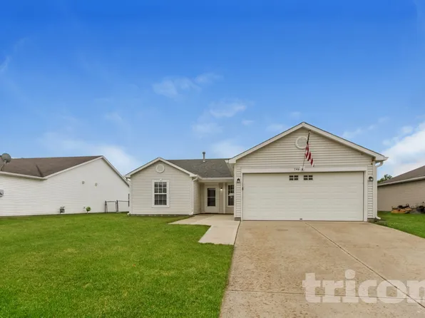 746 Streamside Dr, Greenfield, IN 46140