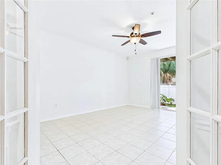 3175 Bayshore Oaks Dr — Photo 6