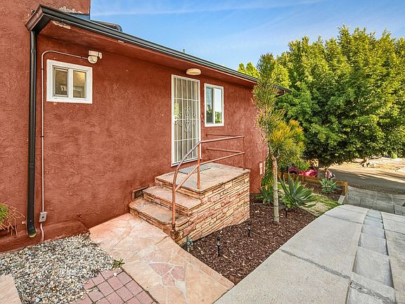 3rd image of 1319 S Mansfield Ave #1319