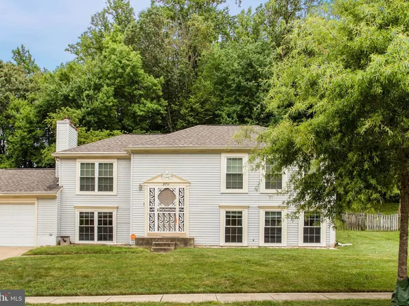 9711 Fox Run Dr, Clinton, MD 20735