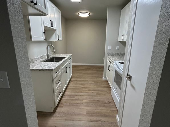 2829 Apple Valley Ln #1