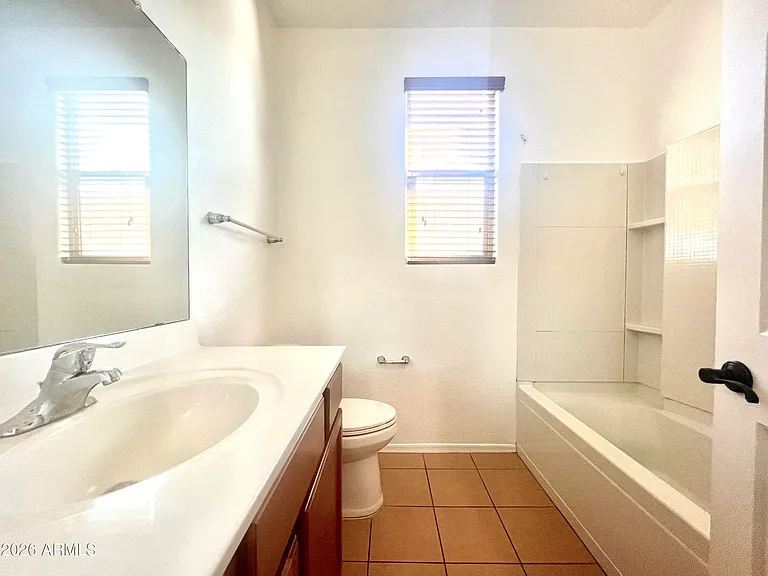 9437 W Jones Ave — Photo 7