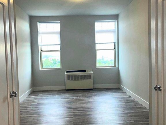 5th image of 68 Ashburton Ave #7H