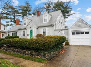 107 Calaman Rd, Cranston, RI 02910