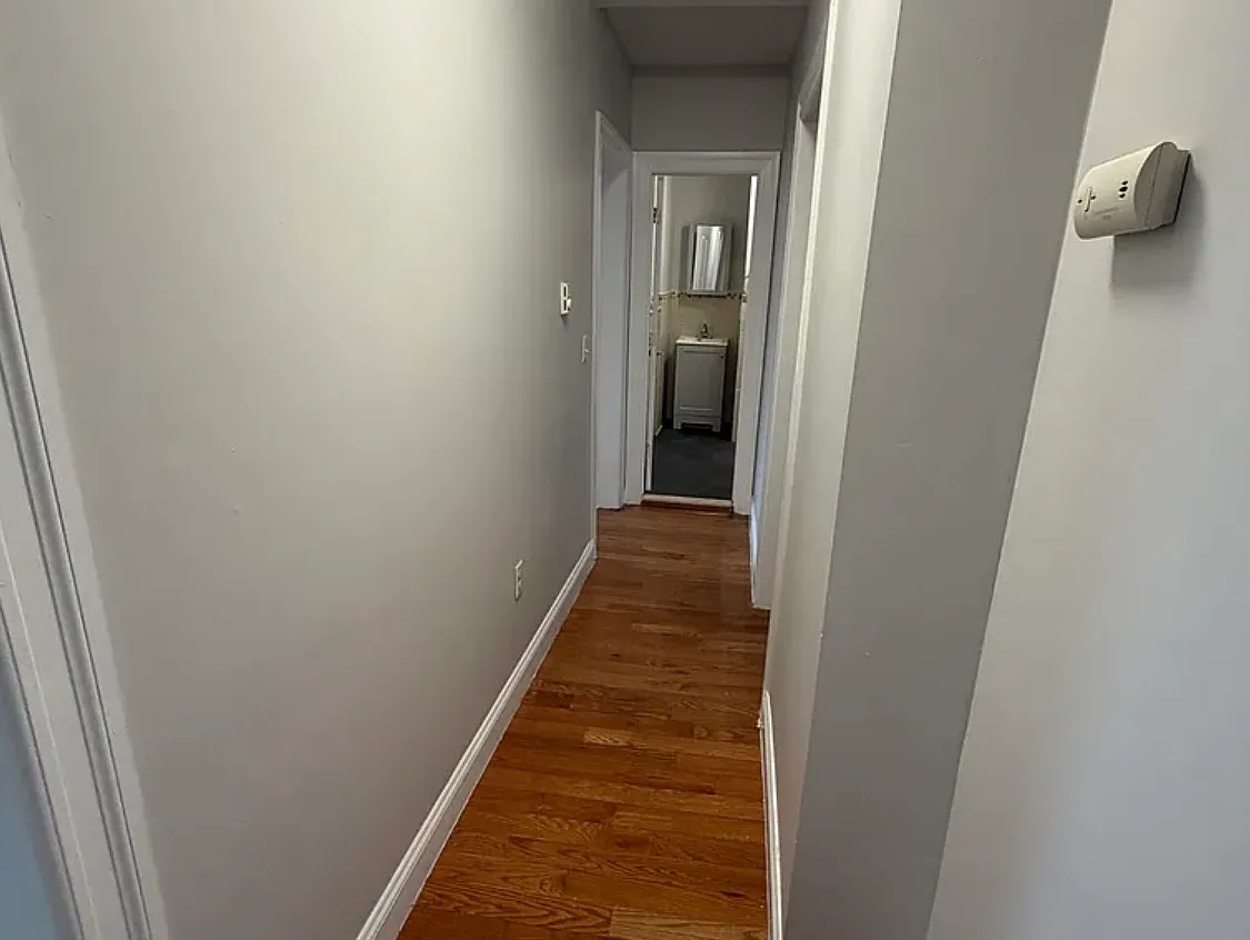 2 bed, 800 sqft, $2,400 — Photo 4