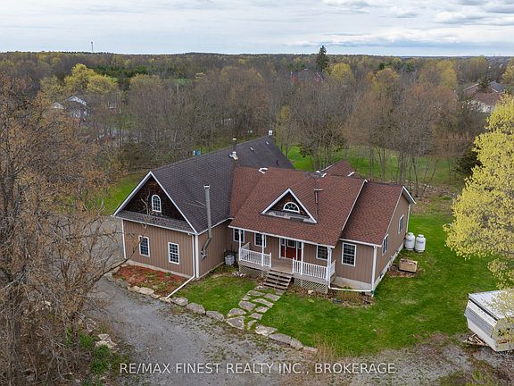 2nd image of 2926 Lake Rd