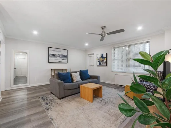 300 Peachtree St NE APT 10H, Atlanta, GA 30308