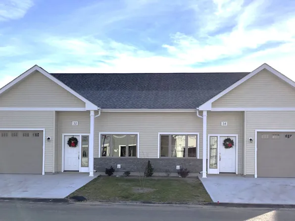 32 Circle Dr #34, West Warwick, RI 02893