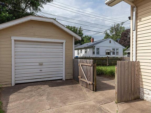 4th image of 930 21st Ave