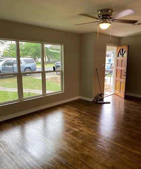 141 S Carroll St — Photo 16