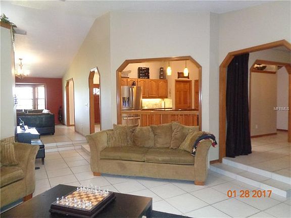 4th image of 425 Glen Abbey Ln