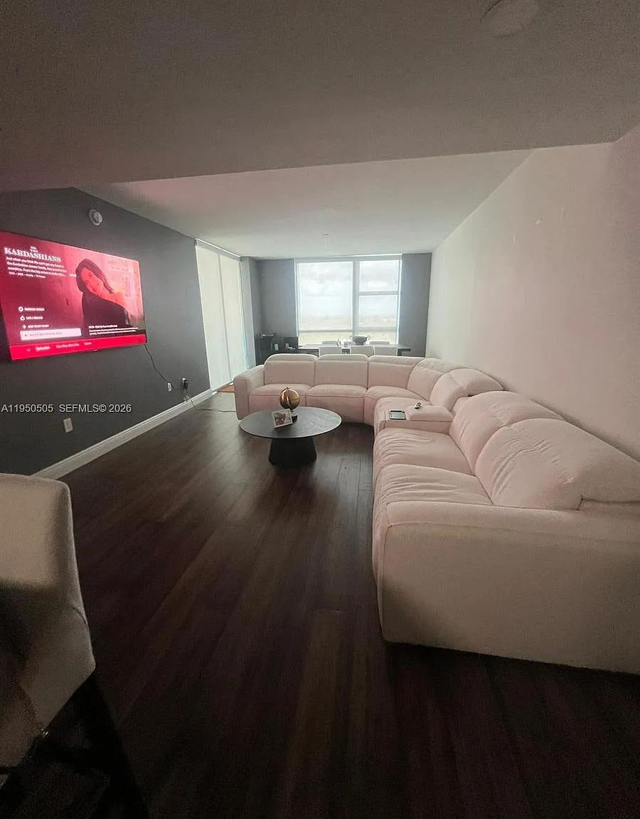 2641 N Flamingo Rd — Photo 4