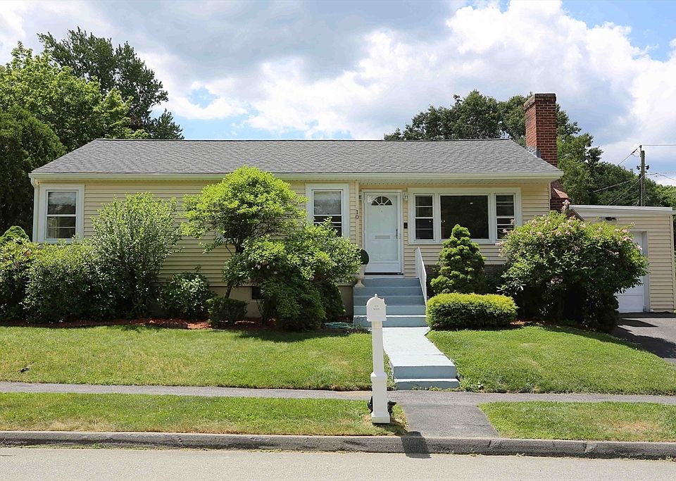 1st image of 10 Pine Tree Ln