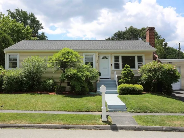 10 Pine Tree Ln, Worcester, MA 01609