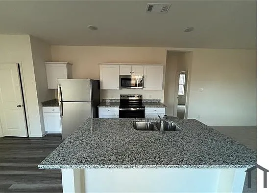 5940 Sahara Dr — Photo 2