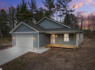 571 S Houghton St, Lake City, MI 49651