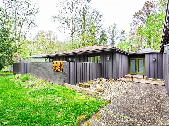 3rd image of 664 Glen Eden Ct