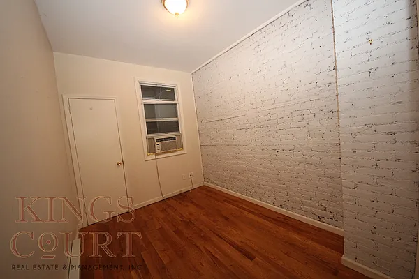 Rented by Kings Court Real Estate | media 28