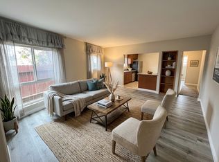 5401 W Olympic Blvd APT 1, Los Angeles, CA 90036