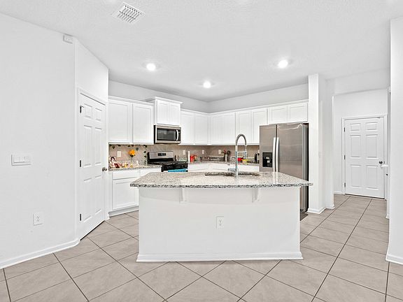 5th image of 27 Coastline Way