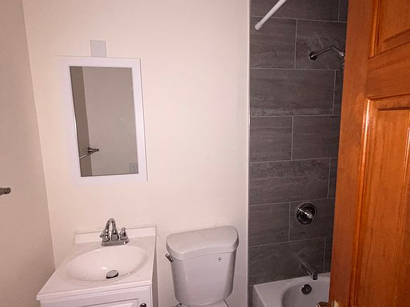 3rd image of 516-520 E 39th St #1