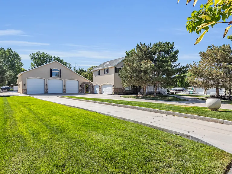 13944 S White Tail Cv — Photo 9