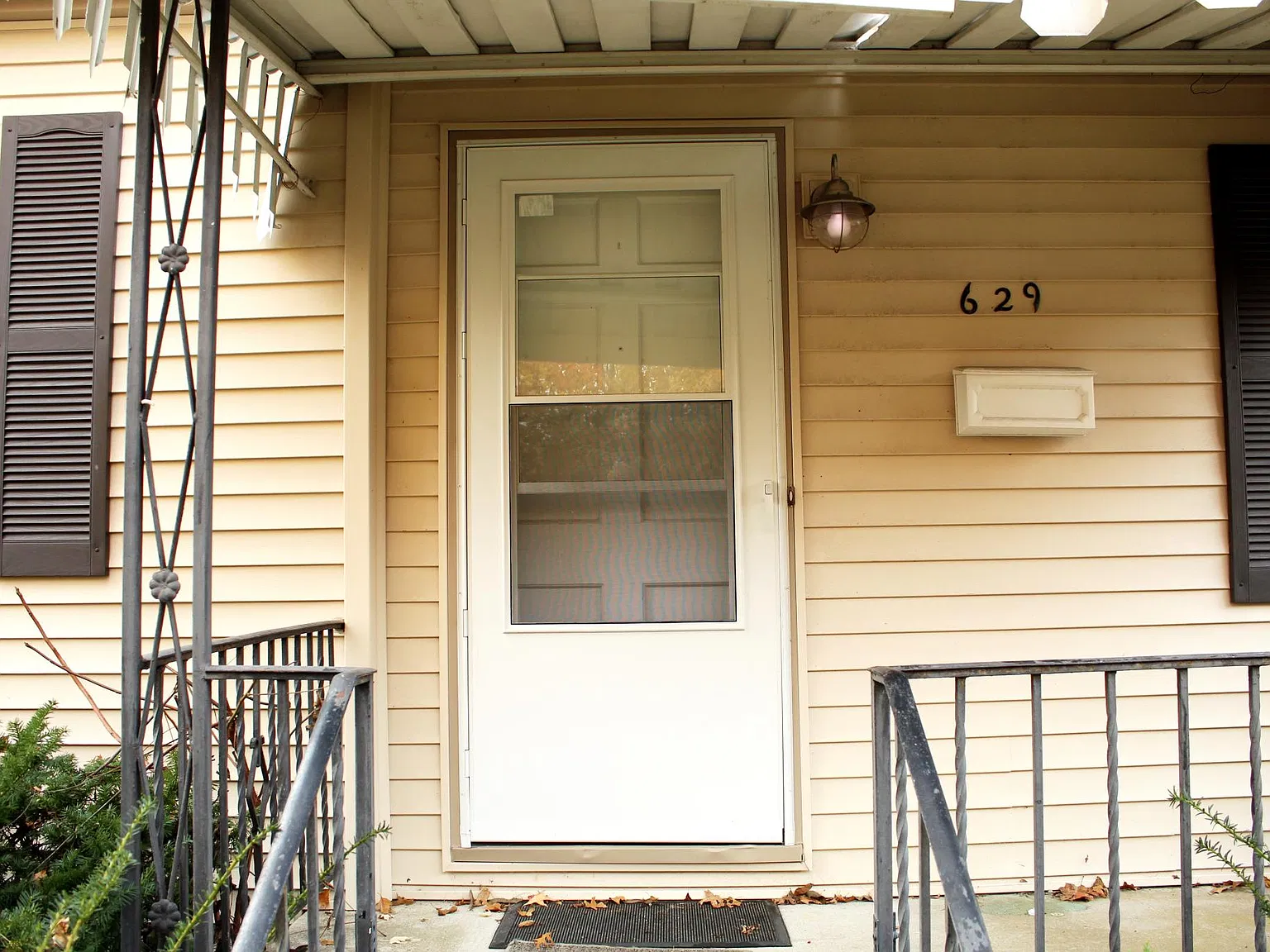 3 bed, 1053 sqft, $1,925 — Photo 2