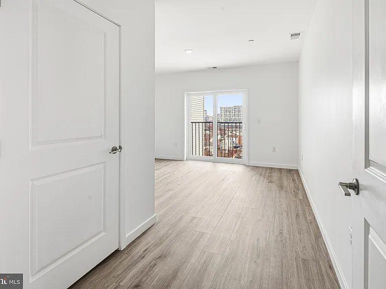 915 N Broad St #17-605 — Photo 9