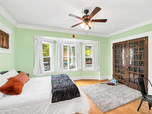 4th image of 3234 N Oakland Ave #3236