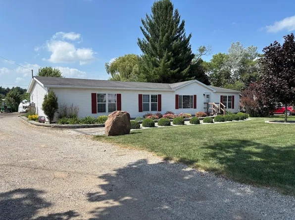 834 Michigan Ave, Saint Louis, MI 48880
