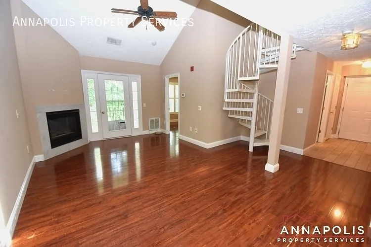 2052 Quaker Way #13 — Photo 5