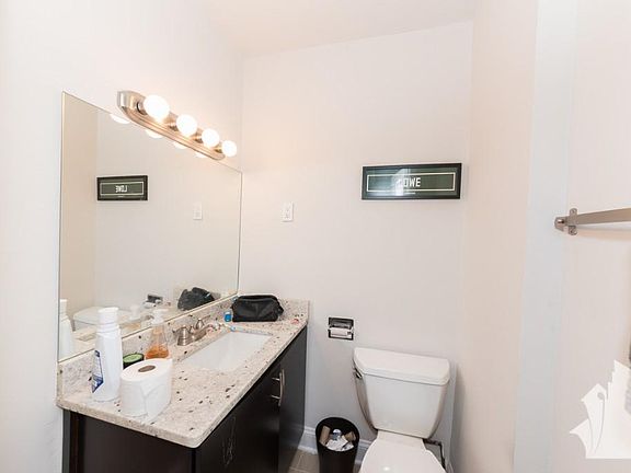 2nd image of 551 W Armitage Ave #40505