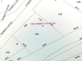 1586 Robert C Byrd Dr, Beckley, WV 25801