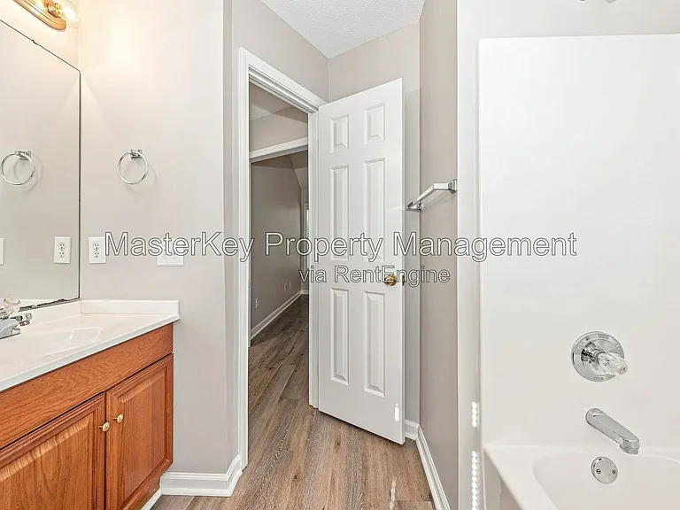 201 Harvester Dr — Photo 28